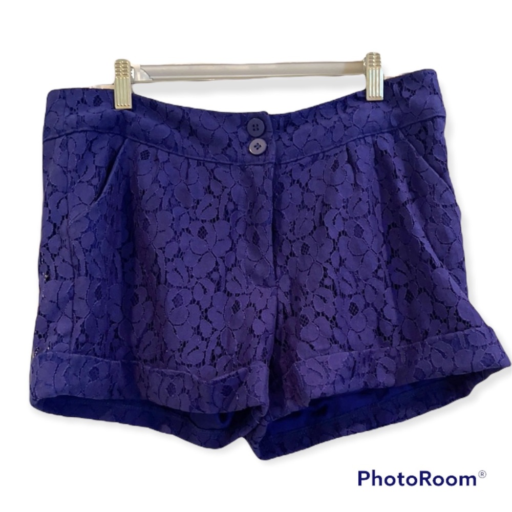 Royal Love Cuffed Blue Lace Womans Shorts Size Medium